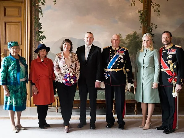 King Harald, Queen Sonja, Crown Prince Haakon, Crown Princess Mette-Marit and Princess Astrid welcome President of Iceland Gudni Johannesson and his wife Eliza Reid