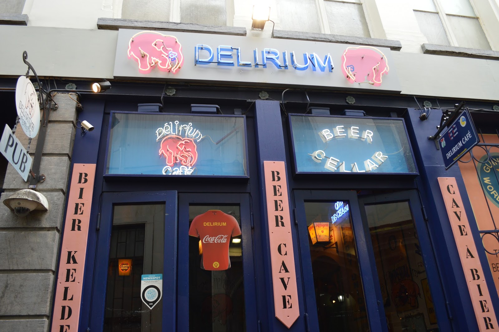 Bira, Waffle, Çikolata ve Avrupa'nın Başkenti Brüksel, Belçika! Bir