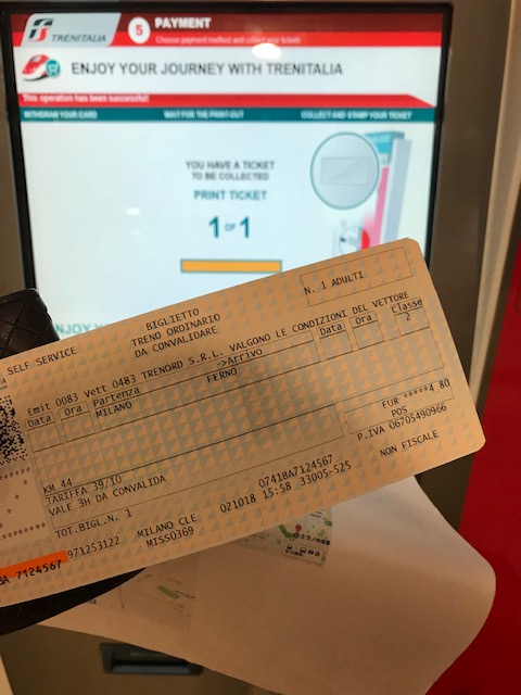 イタリア鉄道の券売機で切符を買いました