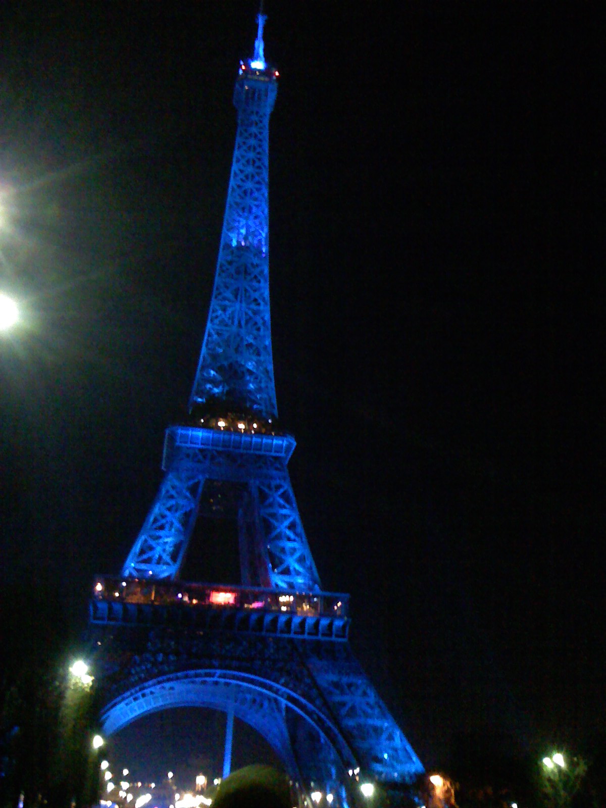 Eiffel blue. Голубая башня. бело синяя башня. caesar eiffel blue- 4000.