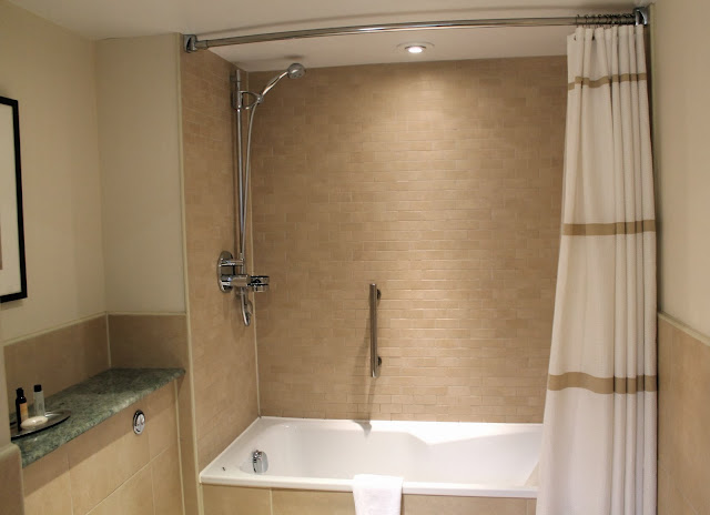 luxury hotel bath marriott