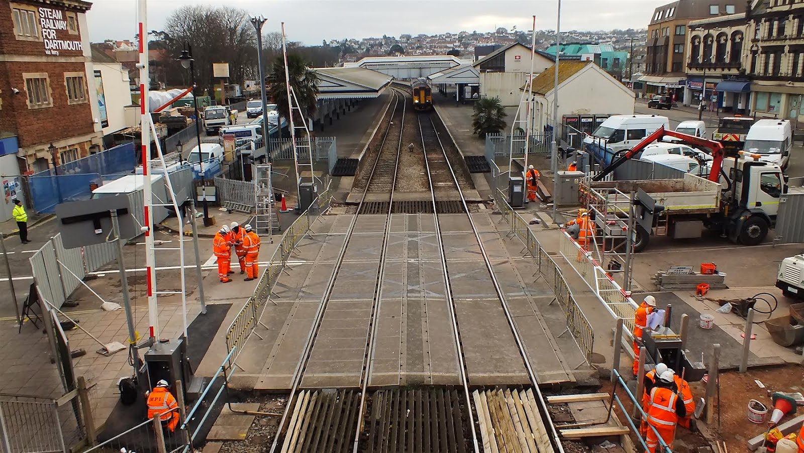 busdriving Paignton Level Crossing