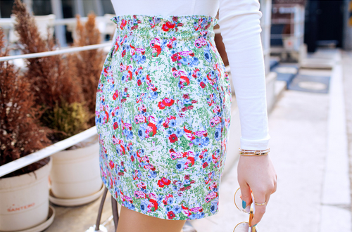 [Chuu] Vibrant Floral Mini Skirt | KSTYLICK - Latest Korean Fashion | K ...