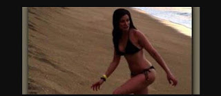 dayanara torres en playa isabela