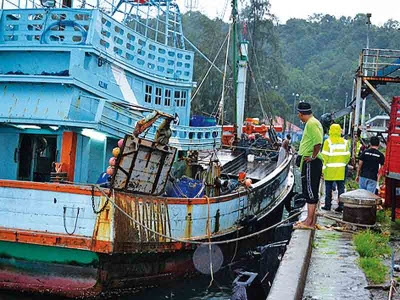Nelayan mati lemas tergelincir dari bot