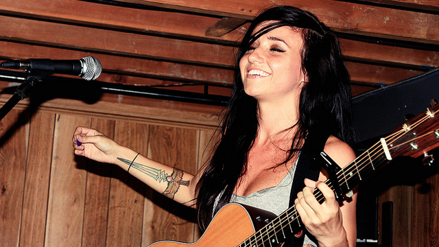 dziewczyna, gitara, mikrofon, szczęśliwa, happy, girl, woman, guitar