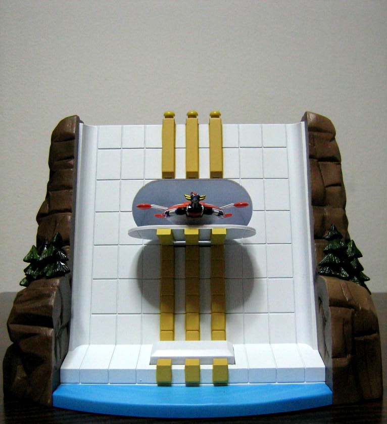 GO NAGAI FAN CLUB ITALY: Kabuto Blog: Go Gadget: Grendizer Dam Base (HL ...