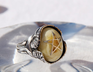 '87 tribute angel heart ring by alex streeter 01