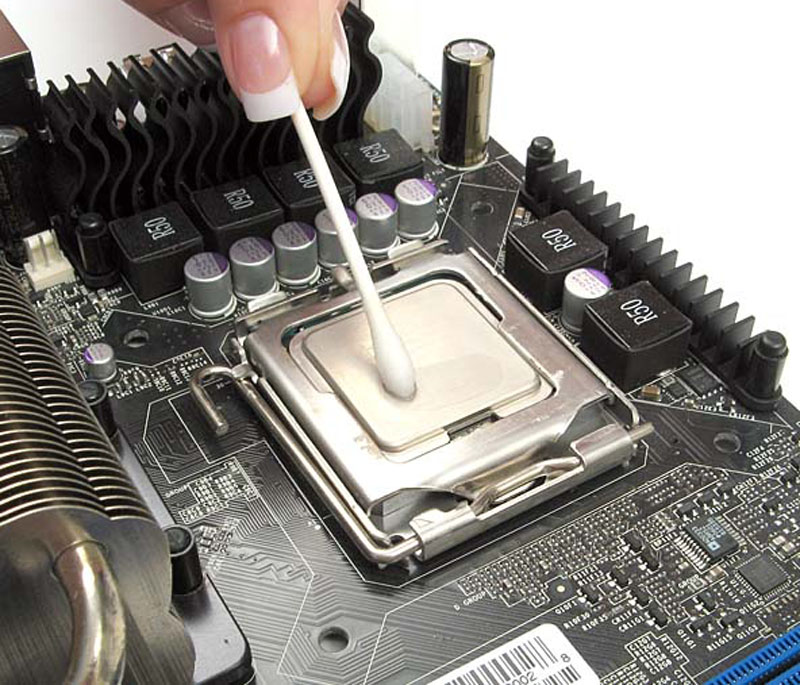 CLEAN ELECTRONICS 10 Surprising Uses for Cotton Swabs