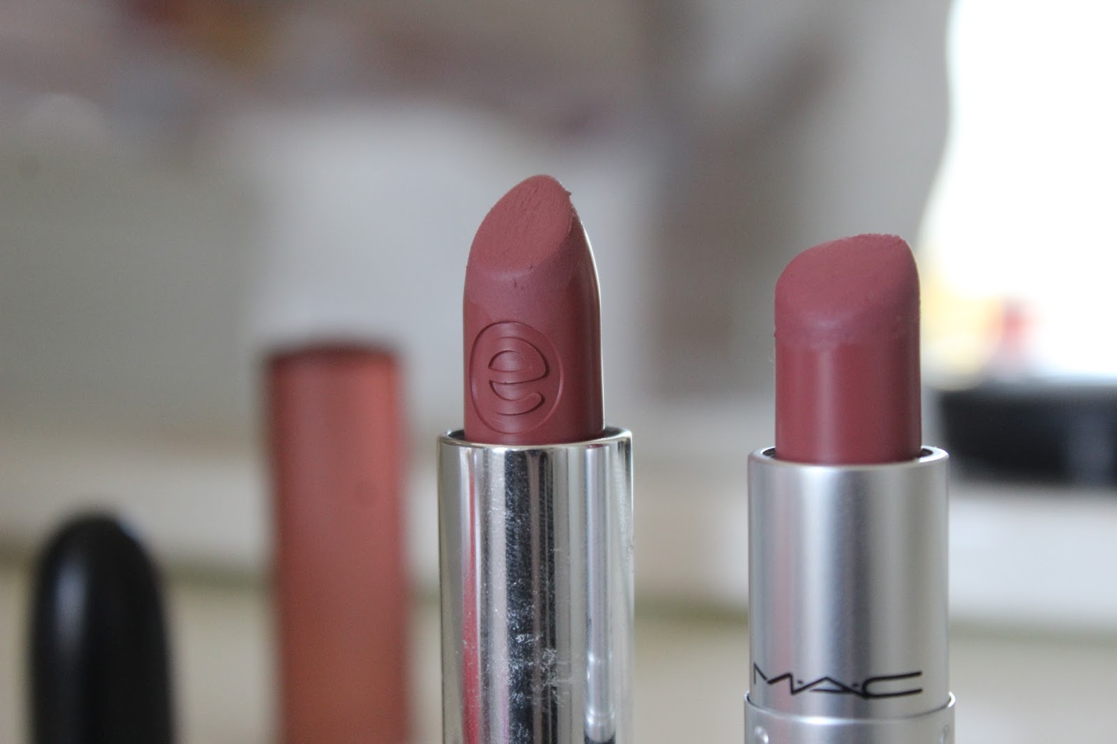 Dupe MAC Mehr (Essence Matt Matt Matt 02 Perfect Match) | Inspiregirll