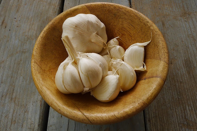 Garlic For Cold, Home Remedies For Cold, Cold Home Remedies, Cold Remedies, Remedies For Cold, Cold Treatment, Treatment For Cold, How To Get Rid Of Cold, How To Get Rid Of Cold Fast, How To Treat Cold, How To Cure Cold, Herbal Remedies For Cold,