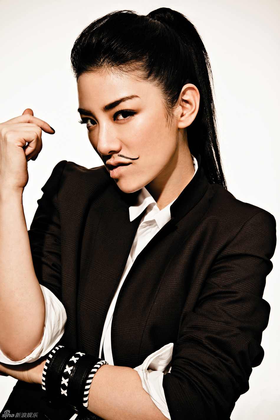 Roast Pork Sliced From A Rusty Cleaver: Huang Yi - Photo Shoot