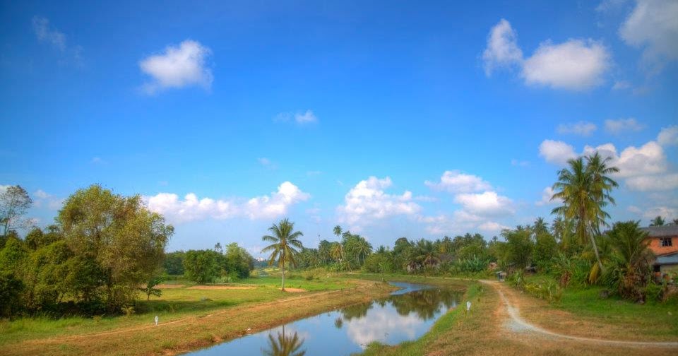 Rumah Kampung Balik Pulau Pulau - Gambar C
