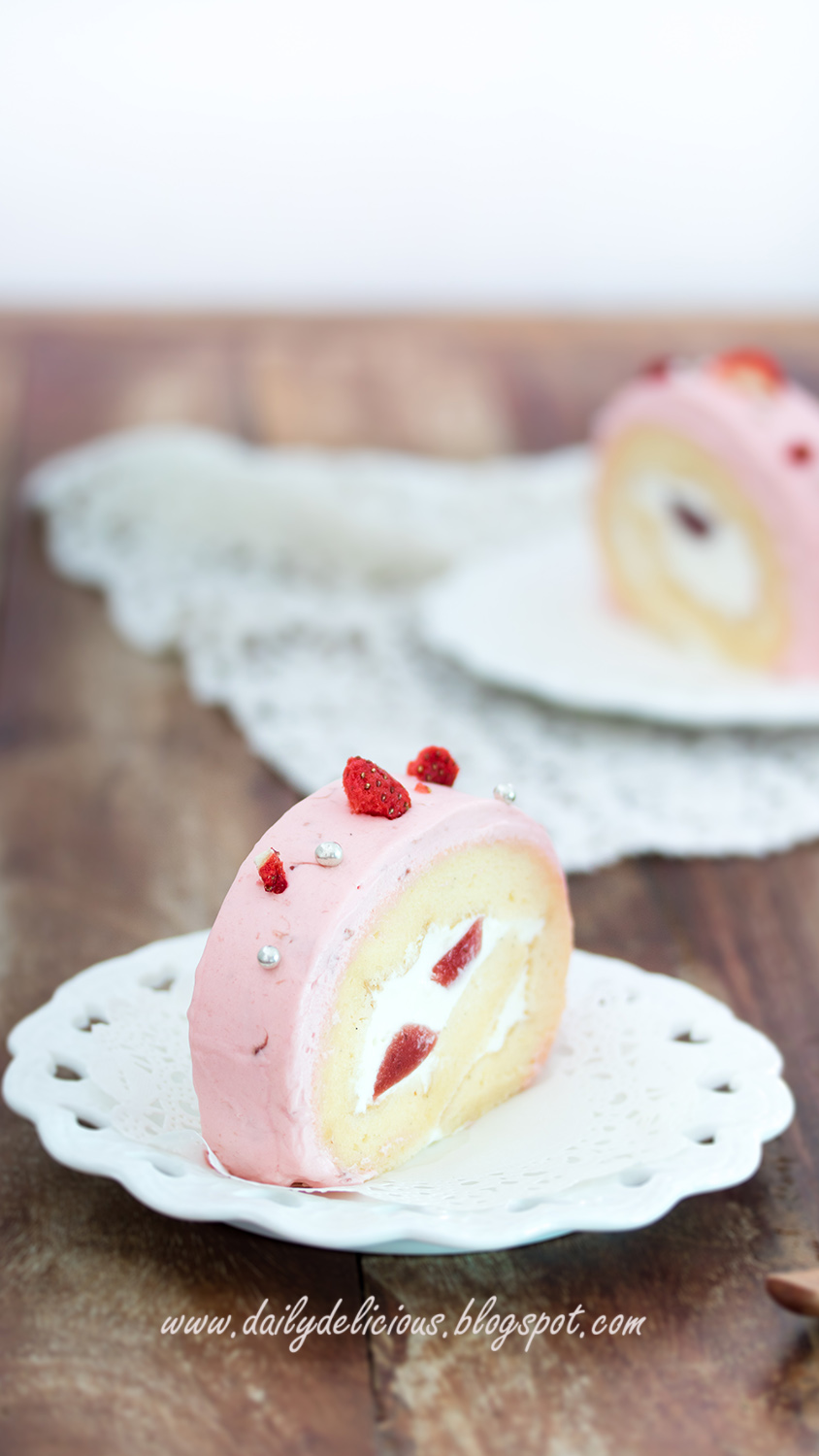 dailydelicious: Strawberry Jelly Roll: Pinky, cutie roll