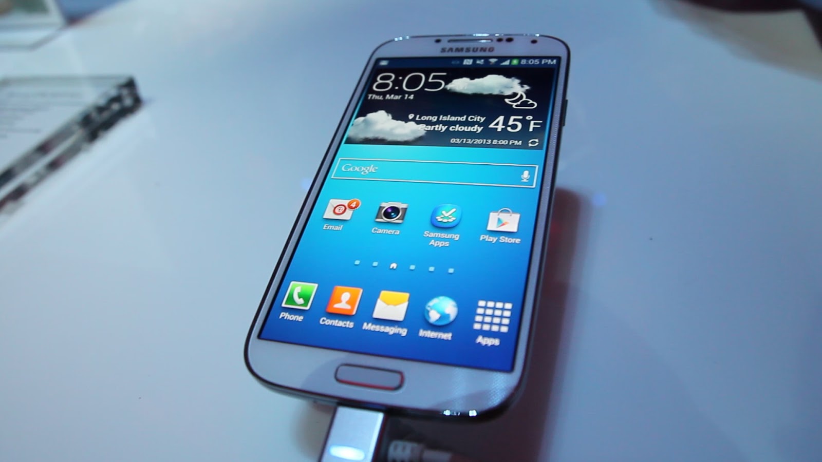 Samsung-Galaxy-S4-Hands-on.Still002.jpg