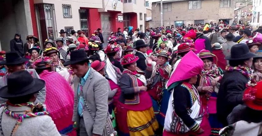 Declaran al carnaval de Ichuña Patrimonio Cultural de la Nación (R. VM. Nº 226-2017-VMPCIC-MC) www.cultura.gob.pe Declaran al carnaval de Ichuña Patrimonio Cultural de la Nación (R. VM. Nº 226-2017-VMPCIC-MC) www.cultura.gob.pe