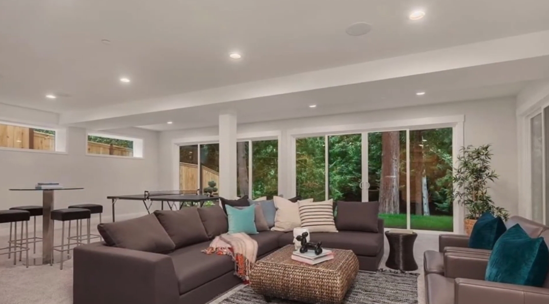 32 Interior Design Photos vs. 2629 108th Ave NE, Bellevue, WA Luxury Home Tour