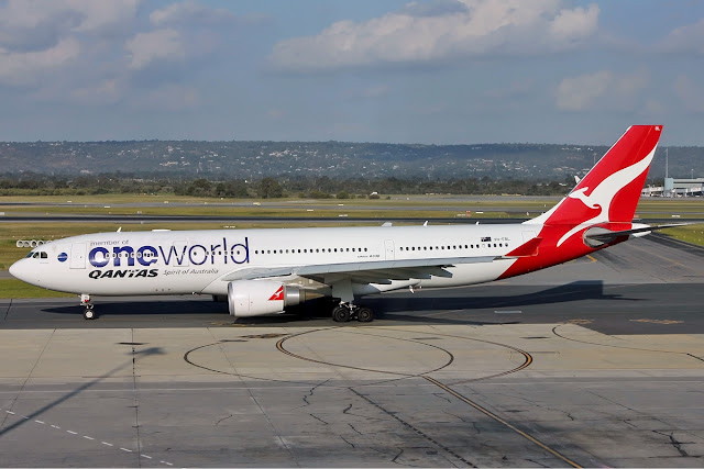 Qantas Airbus A330-200 One World Livery