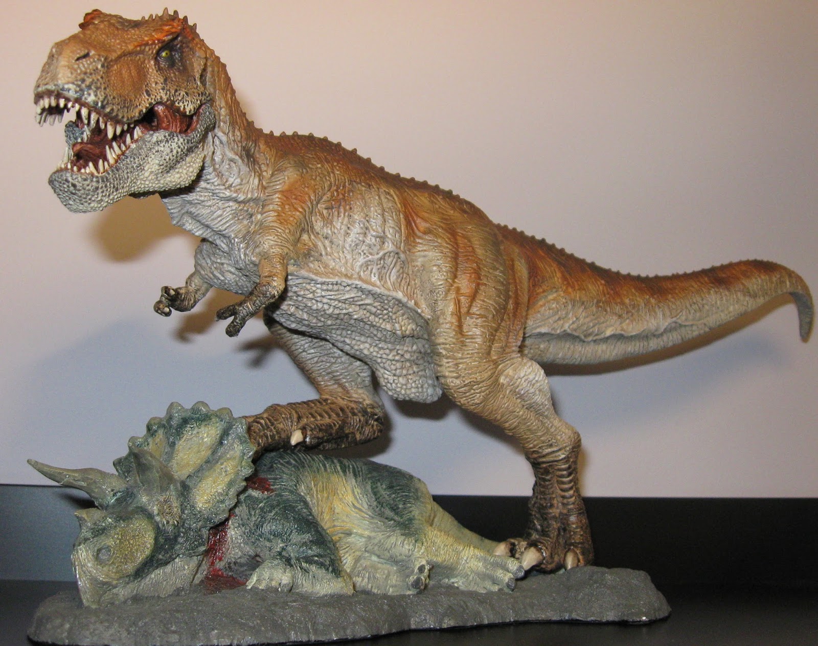 rebor triceratops