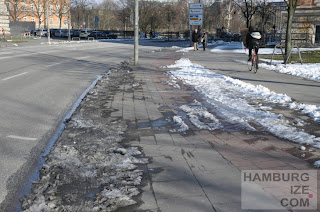 Fake-Winterdienst: "Geräumter Radweg" Veloroute 1 Sievekingplatz