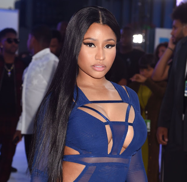 nicki minaj reveals waist-length