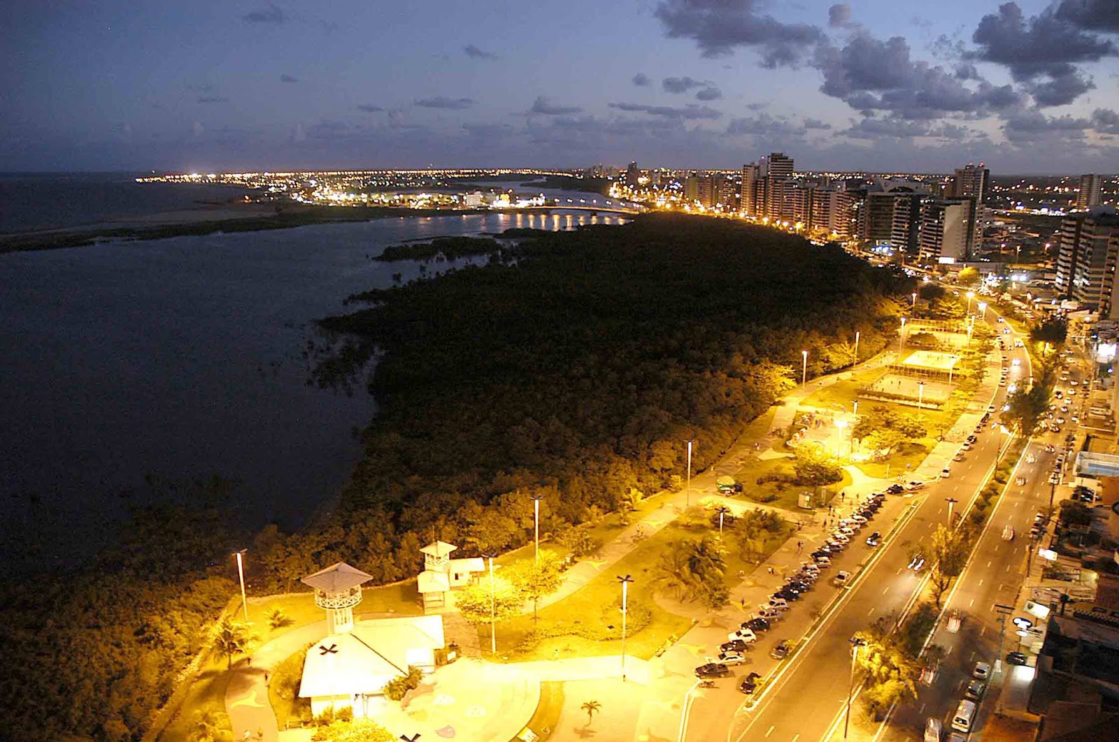 SERGIPE EM FOTOS Vista aérea, início de noite na Cidade de Aracaju