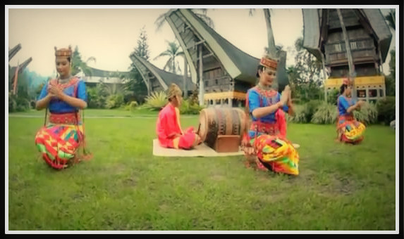 Tari Pa'Gellu Tarian Tradisional Dari Sulawesi Selatan - MAKALAH KESEHATAN KEPERAWATAN & UMUM
