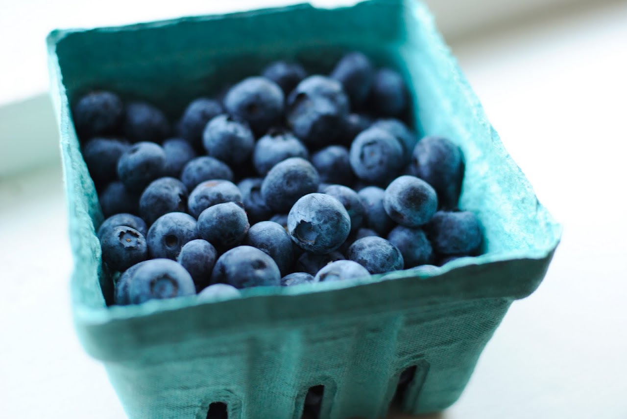 Gray Skies: Easy summer recipe: Blueberry tart