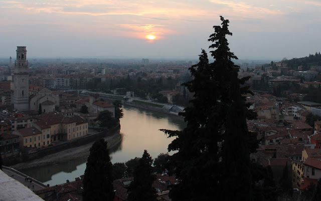 Verona Donde ver las mejores puestas de sol de Verona. Castillo de S. Petro