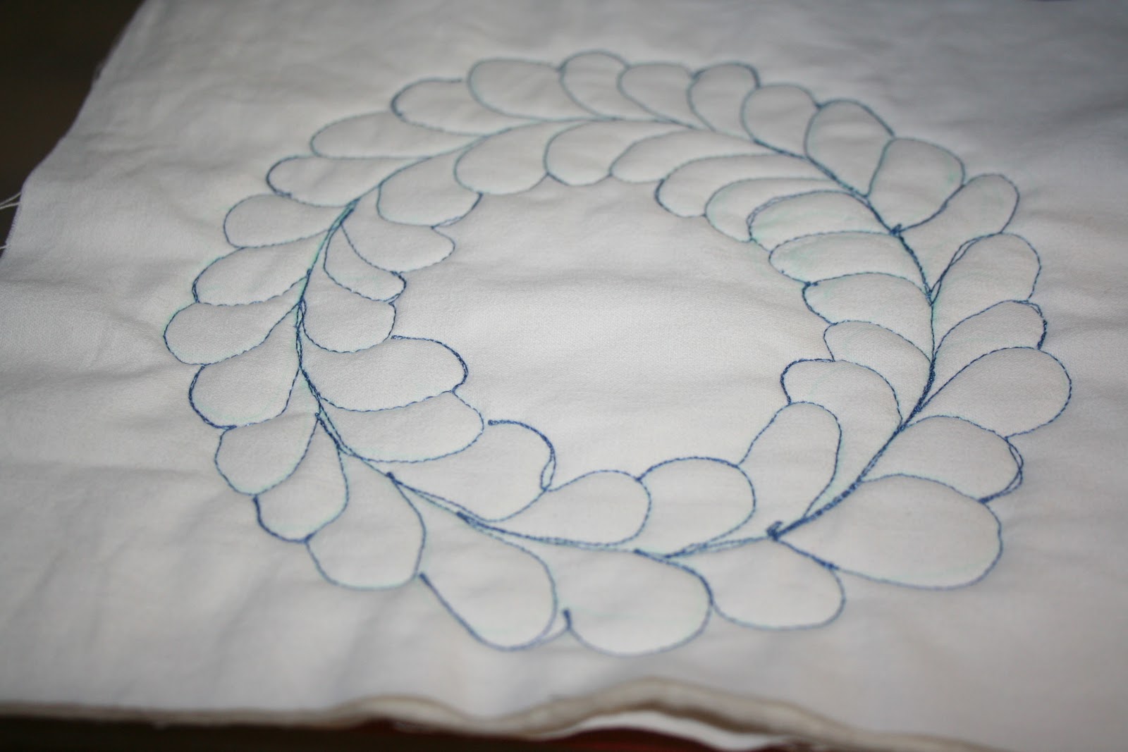 tammy-s-craft-emporium-free-motion-quilting-feather-wreaths