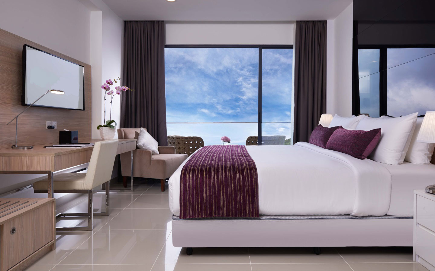 One bedroom suite. Best Western Premier Bayphere Pattaya 5* для детей. Бест вестерн премьер Паттайя. Best Western Premier Pattaya.