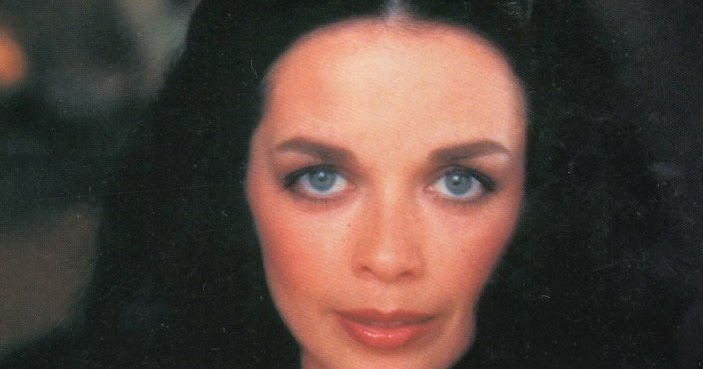 CELEBRITY MODELS NUDE: Raven De La Croix