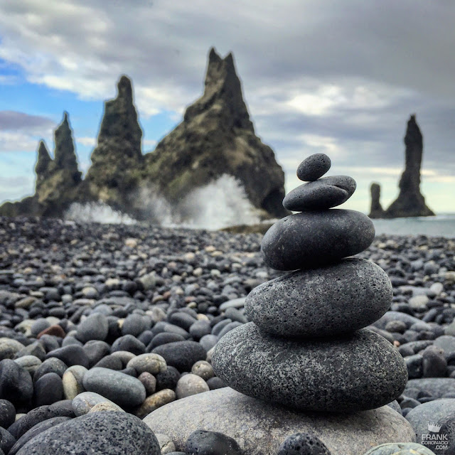 Reynisdrangar playa negra Islandia