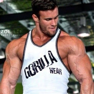 Sora's Pictures of Various Cool Stuff: Big Muscles and Body Builders