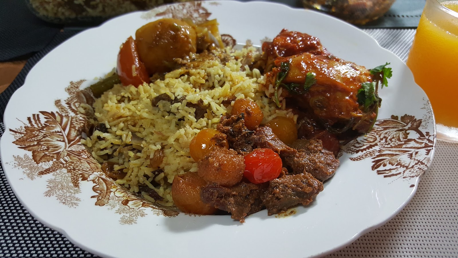 Dapur Kota Singa January 2018 Flavourful Beef Rice Or Nasi Daging A Malay Dish Fragrant And Less Greasy Delicious Served With Ayam Masak Merah Acar Buah