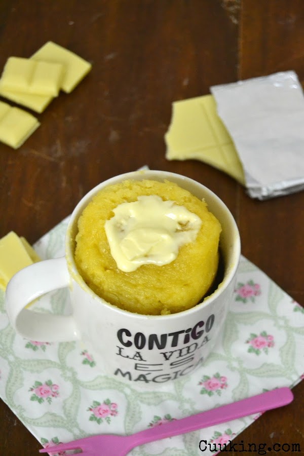 cuuking receta mug cake de chocolate blanco. Videoreceta