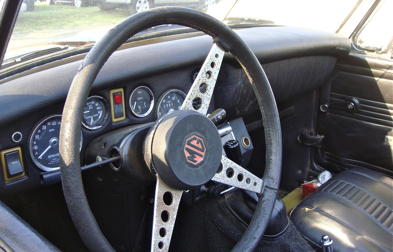 THE STREET PEEP: 1973 MG MIdget 1500