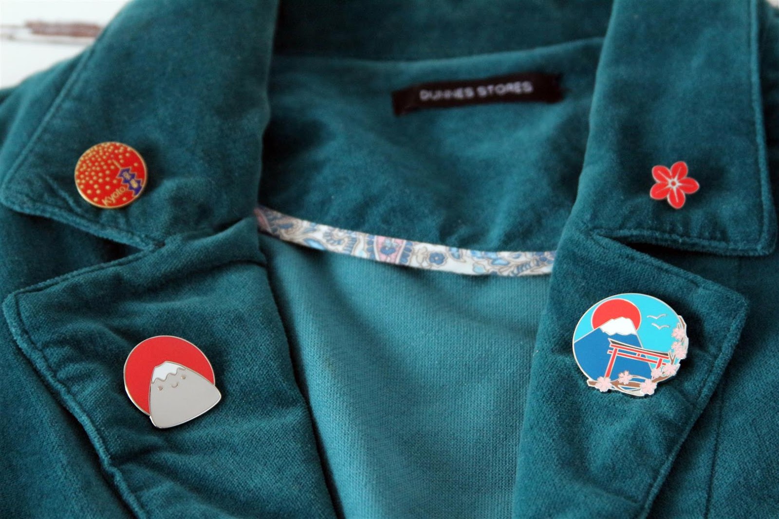 emuse How to wear pins