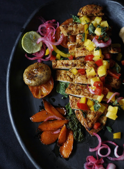 Grilled chicken tacos marinated in a delicious spice rub and tequila, served with a mango salsa and chilli mayonnaise dressing. Its hot, tangy, sweet and spicy all at the same time. Moveover Taco Bell, this is here to stay! 