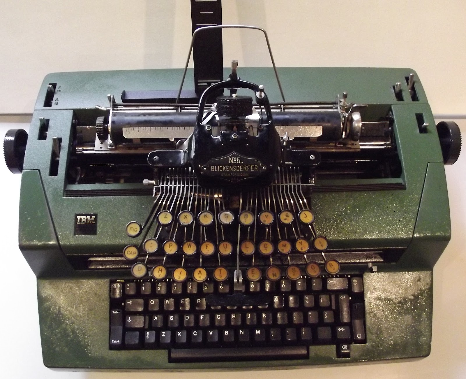 oz.Typewriter IBM Selectric Typewriter with Blick Keyboard!