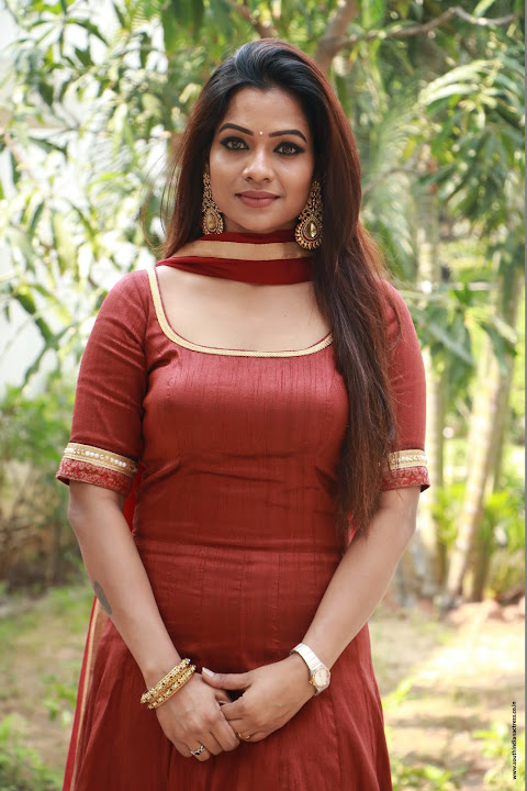 Leesha Eclairs at Eedili movie pooja