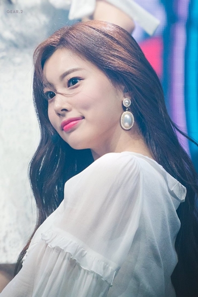 실물이 더 예쁘다는 아이즈원 강혜원 | 인스티즈