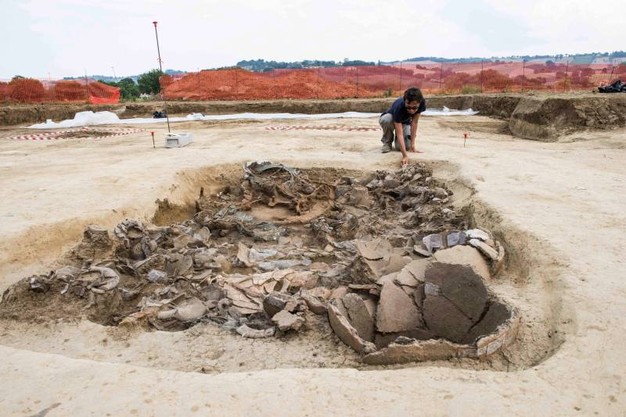 Monumental tomb of Piceni 'warrior prince' unearthed in Corinaldo, Ancona Monumental tomb of Piceni 'warrior prince' unearthed in Corinaldo, Ancona