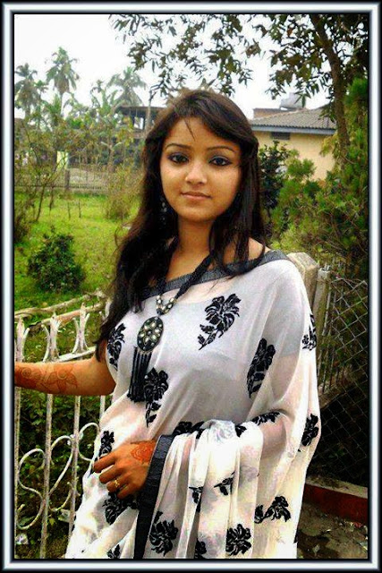 Nude Indian Girls: Hot indian girls with hot dresses