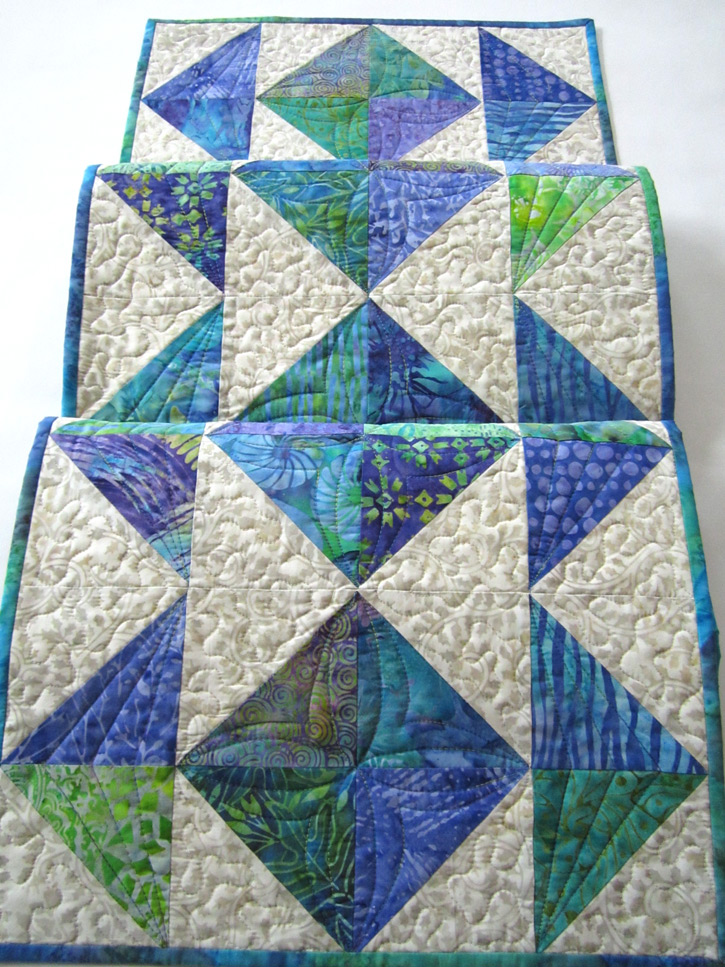 Easy table runner sewing pattern Patchwork Mountain - Handmade Quilts, Table Runners, Table Toppers and