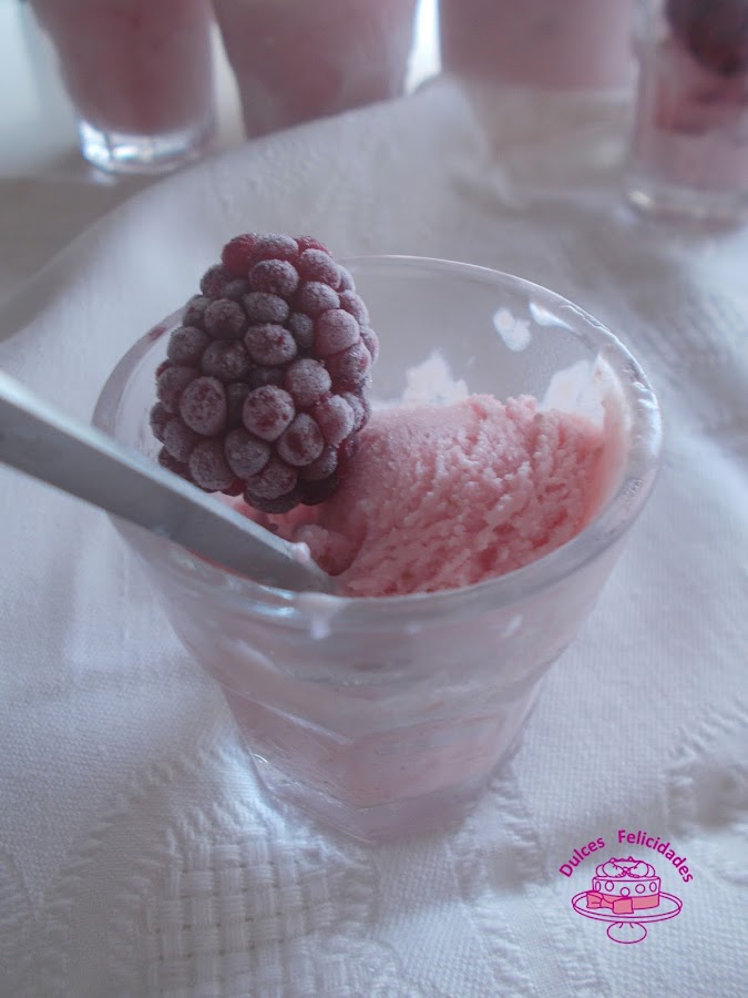 Helado de fresas naturales
