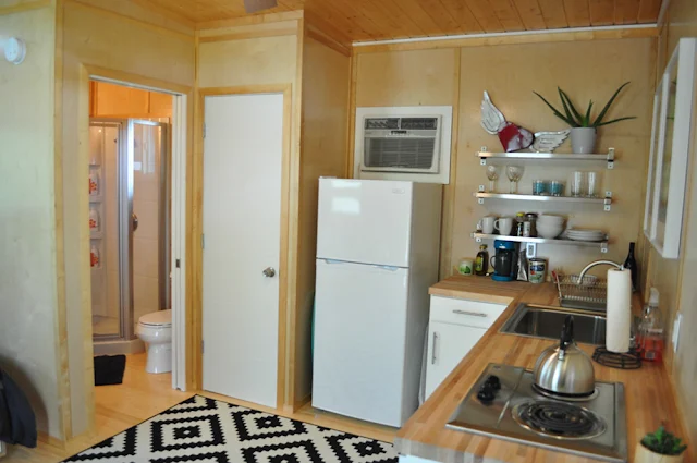 modern cabin by Kanga Rooms
