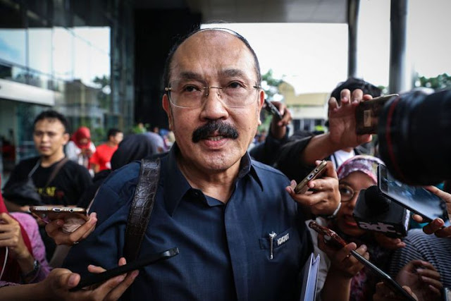 Fredrich Yunadi Dicegah KPK ke Luar Negeri Fredrich Yunadi Dicegah KPK ke Luar Negeri