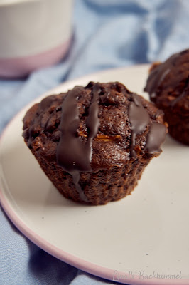 Apfel-Haselnuss-Muffins mit Schokolade