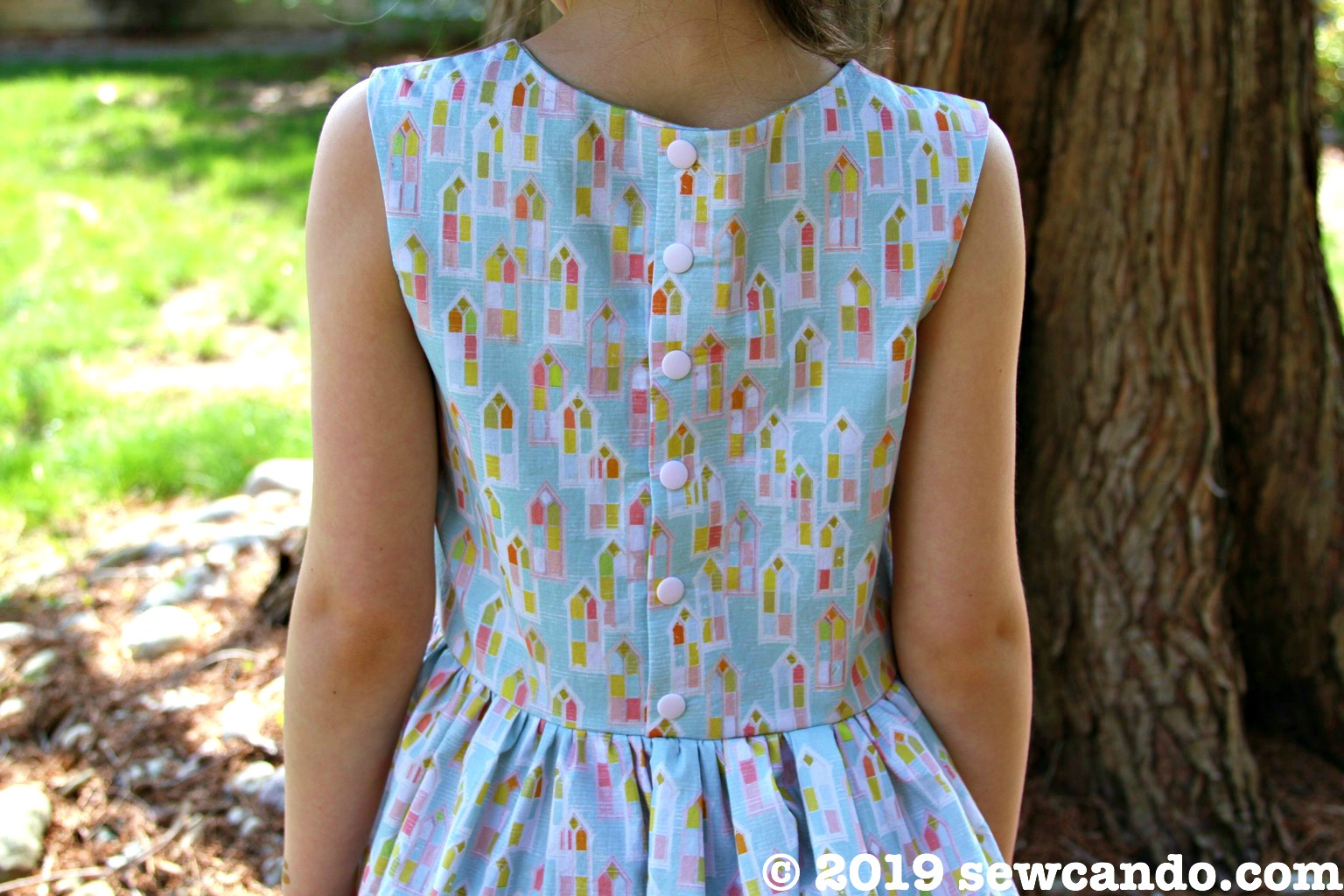 Sleeveless Sunday Girls Dress FREE sewing pattern (US size 8-10) - Sew  Modern Kids